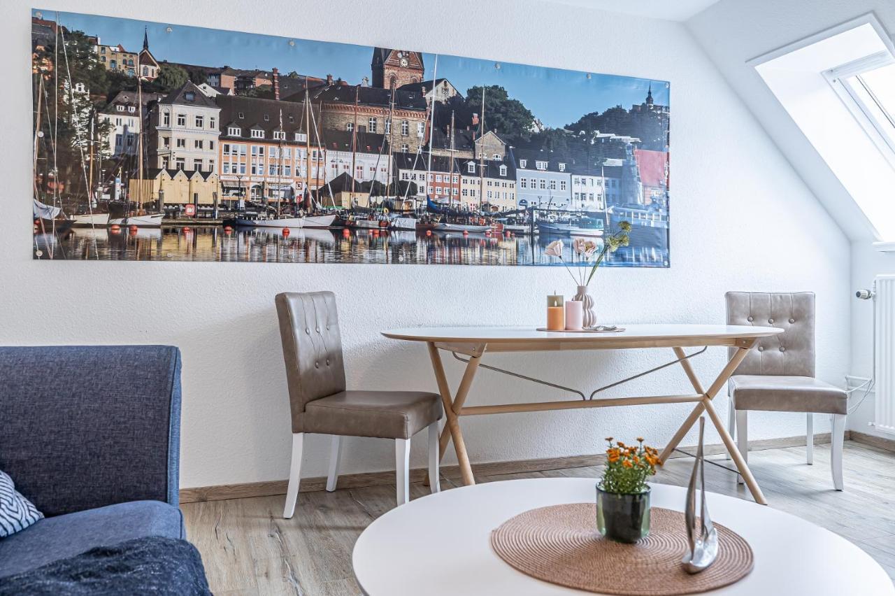 Fewo1846 - Im Sonnenhof - Komfortable 2-Zimmer-Wohnung Im Stadtzentrum Flensburg Bagian luar foto